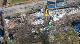 bouwafval, kraan, containers